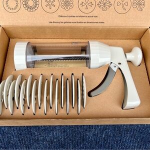 Pampered Chef Cookie Press #1525 16 Discs Excellent Condition PreOwned